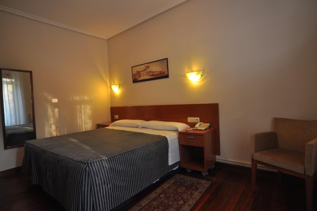 Pension Alameda Сан-Себастьян Экстерьер фото