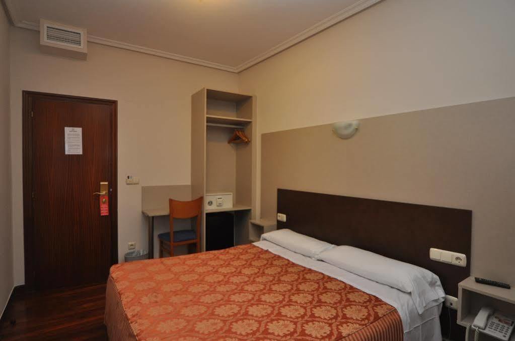 Pension Alameda Сан-Себастьян Экстерьер фото